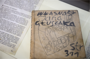 Jan Głuszak „Dagarama” – wystawa rysunków i archiwaliów z kolekcji dr. Mariana Mikuły