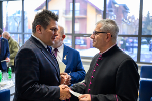 NOWOROCZNE SPOTKANIE OPŁATKOWE OSÓB INTERNOWANYCH I PRZEŚLADOWANYCH W LATАCH 1981-1989 ORAZ ŚRODOWISKA TARNOWSKIEJ „SOLIDARNOŚCI'.