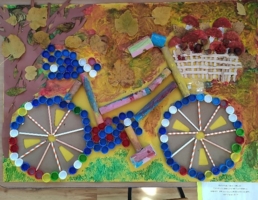 rower z plastikowych nakrętek