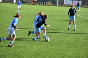 Mecz Centralnej Ligi Juniorek U-16 w piłce nożnej: TS Iskra Tarnów - AP Beniaminek Krosno