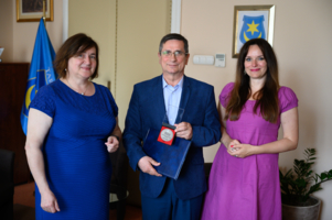 Prezydent Tarnowa, Roman Ciepiela odznaczony został medalem za zasługi dla spółdzielczości uczniowskiej