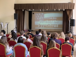 Grupa młodzieży uczestnicząca w wymianie