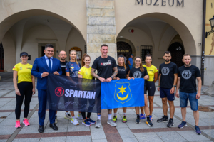 Przekazanie flagi spartanom