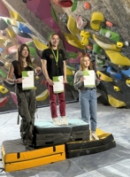 Najlepsze zawodniczki drugiego rzutu Akademickich Mistrzostw Małopolski w boulderingu