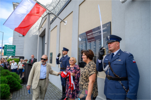 Odsłonięcie tablicy upamiętniającej tarnowskie transporty Polek do KL Ravensbrück