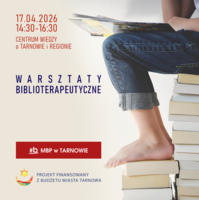 Zdjęcie nóg osoby, która siedzi na książkach i czyta, obok napis warsztaty biblioterapeutyczne oraz informacje dot. godziny, daty i miejsca wydarzenia