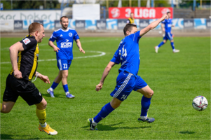 Mecz piłki nożnej na Stadionie Miejskiem w Tarnowie-Mościcach