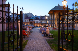 27. Obchody Galicjaner Sztetl - czytanie „Stramera” Mikołaja Łozińskiego, Wieczerza szabatowa”, koncert pod Bimą: „Hawa Nagila” - SOLski Chór