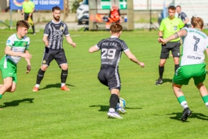 Mecz czwartej ligi piłki nożnej: Metal Tarnów - Dalin Myślenice