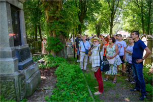 Otwarta Brama Cmentarza Żydowskiego w Tarnowie