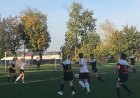 Mecz piłki nożnej kobiet: DAP Dębica - Tarnovia II Tarnów