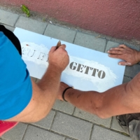 Malowanie linii oznaczających obszar getta