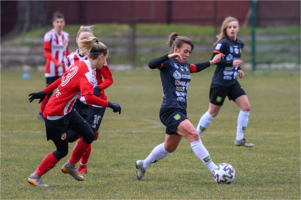 Mecz 1/8 finału Pucharu Polski w piłce nożnej kobiet: Tarnovia - ROW Rybnik