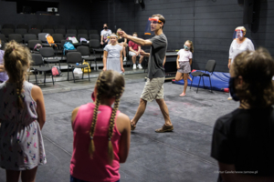 „W krainie wyobraźni” – letnie zajęcia dla dzieci w teatrze