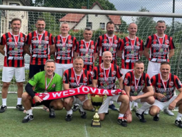 Mistrzowie Polski oldboyów 50+, piłkarze Westovii Tarnów