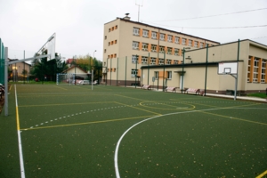 Nowa nawierzchnia na boisku szkolnym