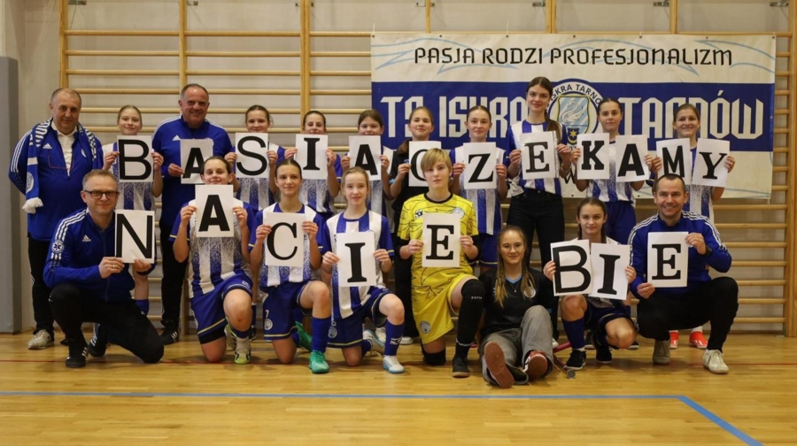 Finalistki Młodzieżowych Mistrzostw Polski U-15 w futsalu, zespół TS Iskra Tarnów
