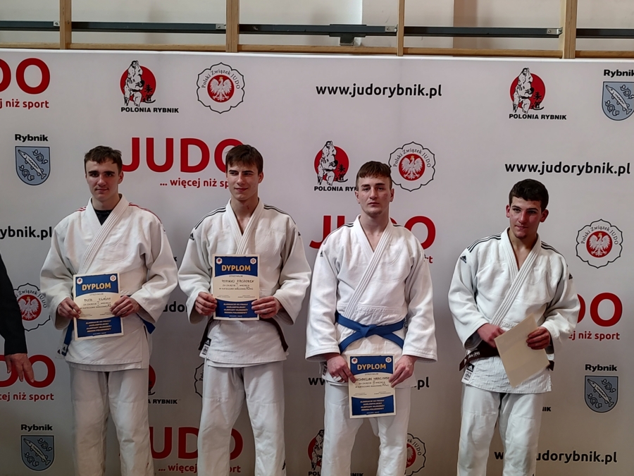 Drugi z prawej, trzeci w Rybniku, Maksymilian Marcinek