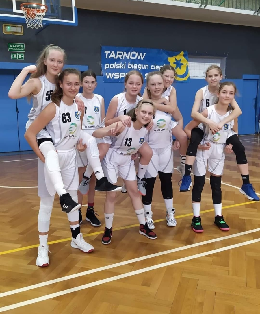 Koszykarki - kadetki MKS Pałac Młodzieży Tarnów