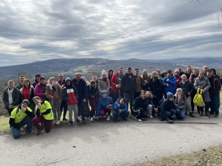 Uczestnicy VII Integracyjnego Złazu „Witamy bociana”