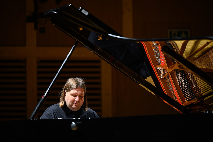 Koncert VI Międzynarodowego Festiwalu Ambasador Tarnowa Krystian Tkaczewski i jego Goście