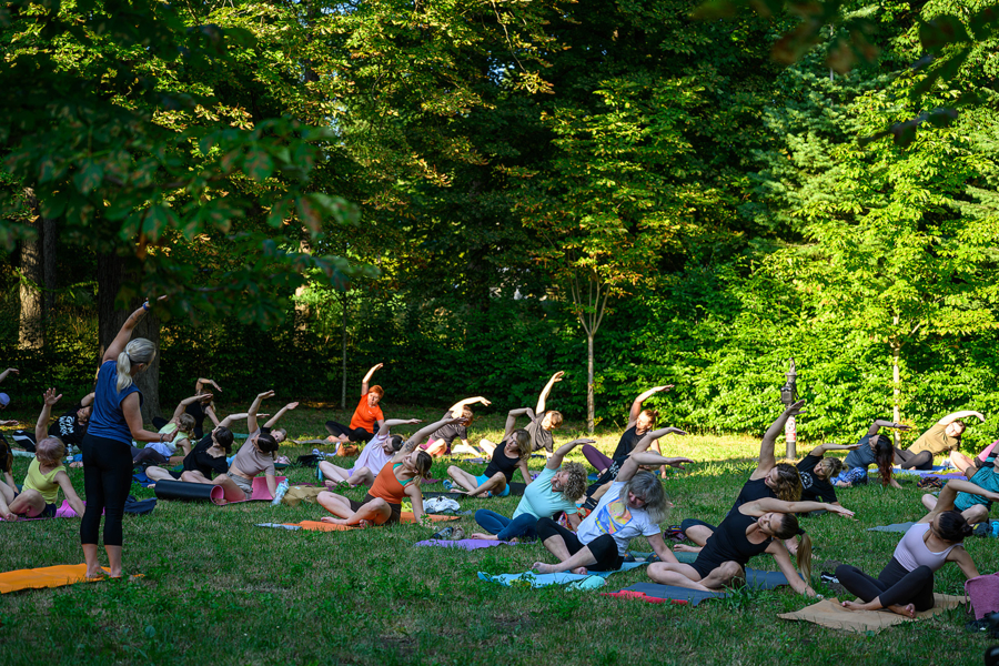 joga w Parku Strzeleckim