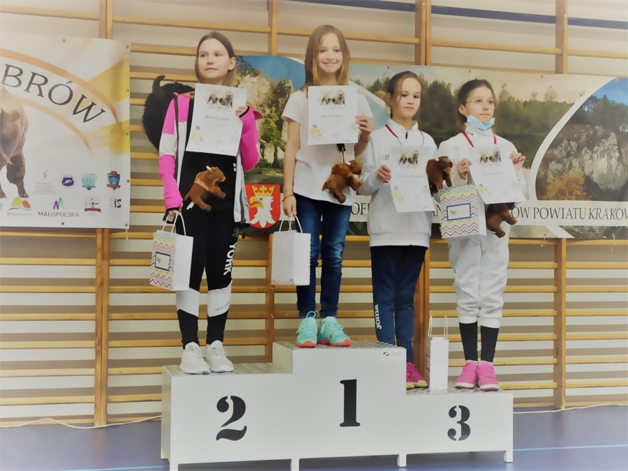 Łucja Klaper na najwyższym stopniu podium I Pucharu Żubrów w Skawinie