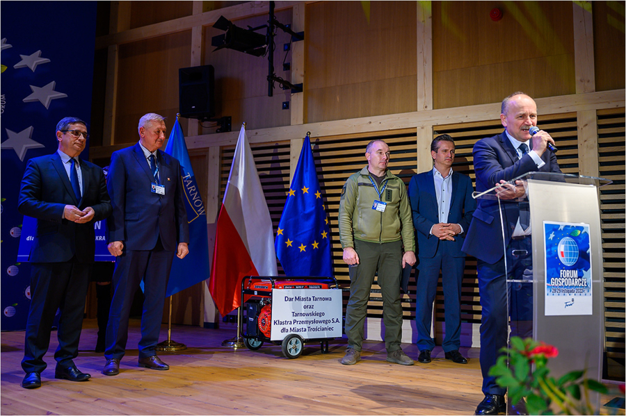 Przekazanie darów dla Trościańca