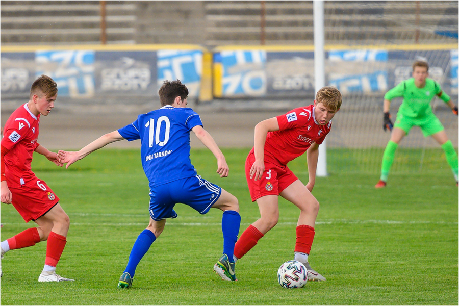 Mecz Centralnej Ligi Juniorów U-15 w piłce nożnej: Unia Tarnów - Wisła Kraków