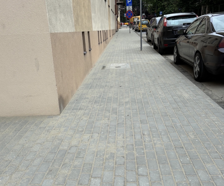 Na zdjęciu wyremontowany fragment chodnika na ulicy Goslara