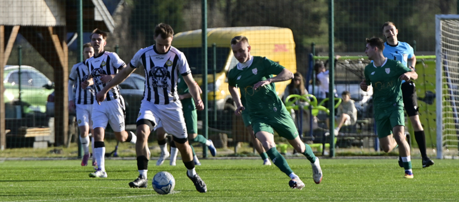 Mecz czwartej ligi piłki nożnej: Okocimski Brzesko - Metal Tarnów