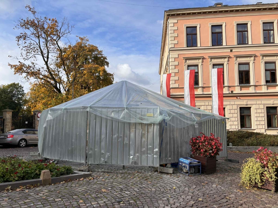 remont pomnika Nieznanego Żołnierza