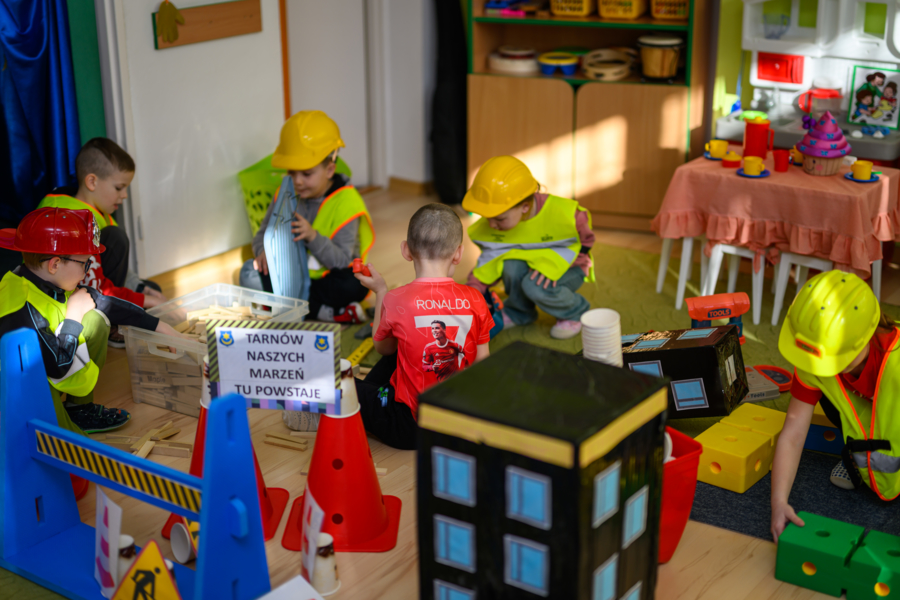 przedszkole w Tarnowie, dzieci podczas zabawy