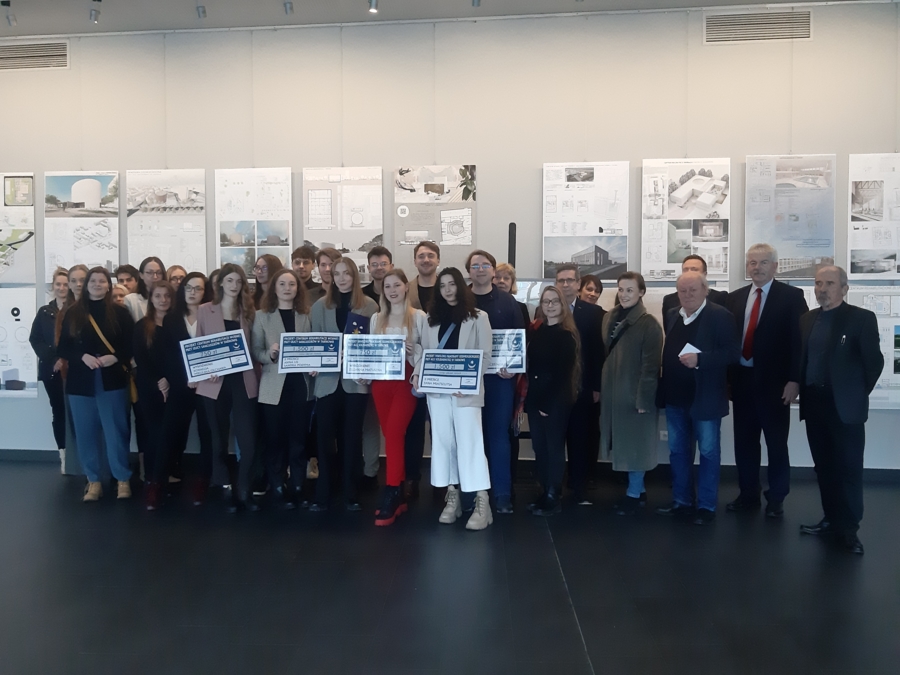 autorzy prac składających się na wystawę