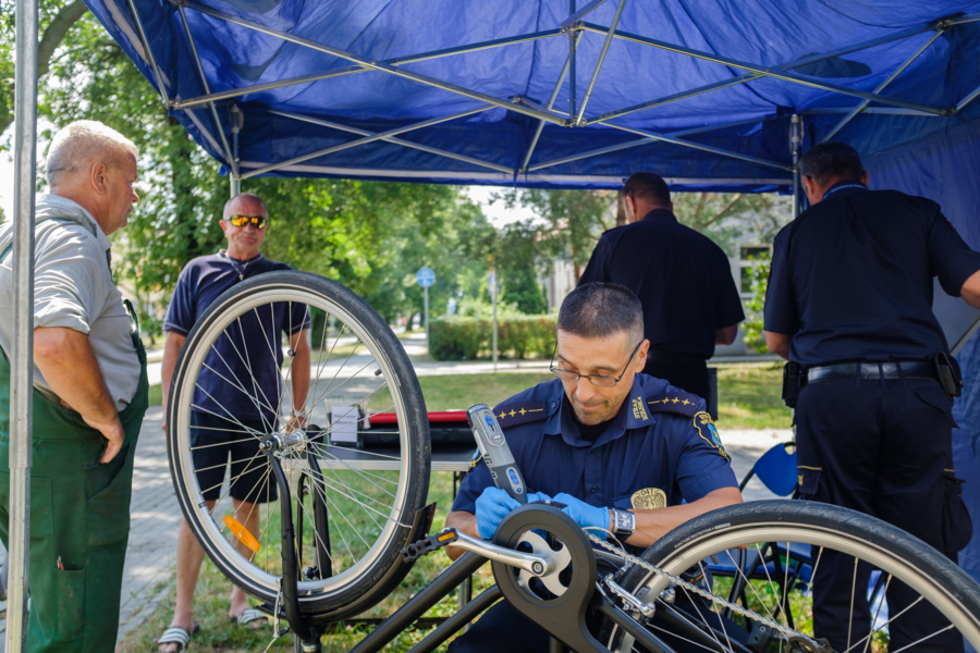 Straż Miejska - znakowanie roweru